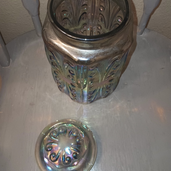 Beautiful iridescent jar with lid - Picture 2 of 2